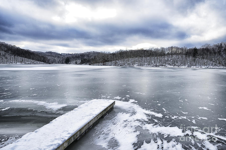 Best Docks for Lakes that Freeze: A Comprehensive Guide